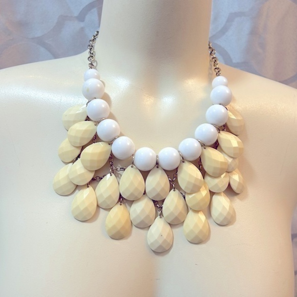 Floating bubble teardrop stone multi layer necklace. Excellent condition